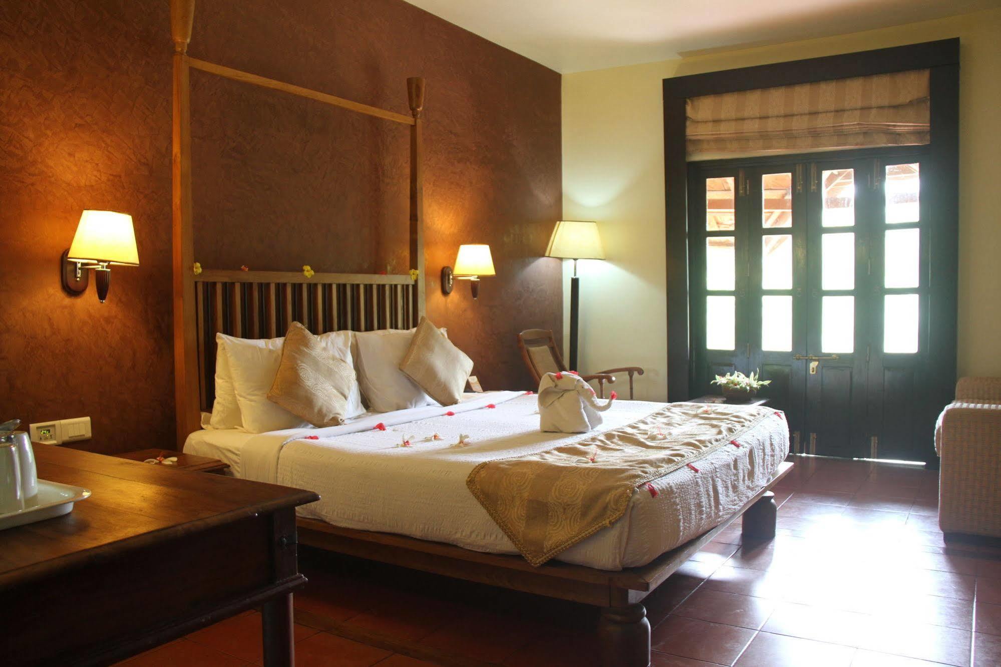 Poovar Island Resort Экстерьер фото