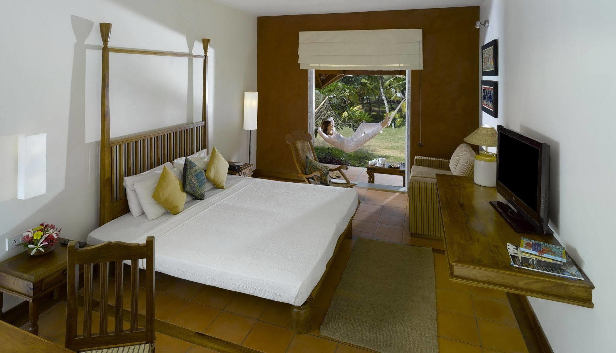 Poovar Island Resort Экстерьер фото