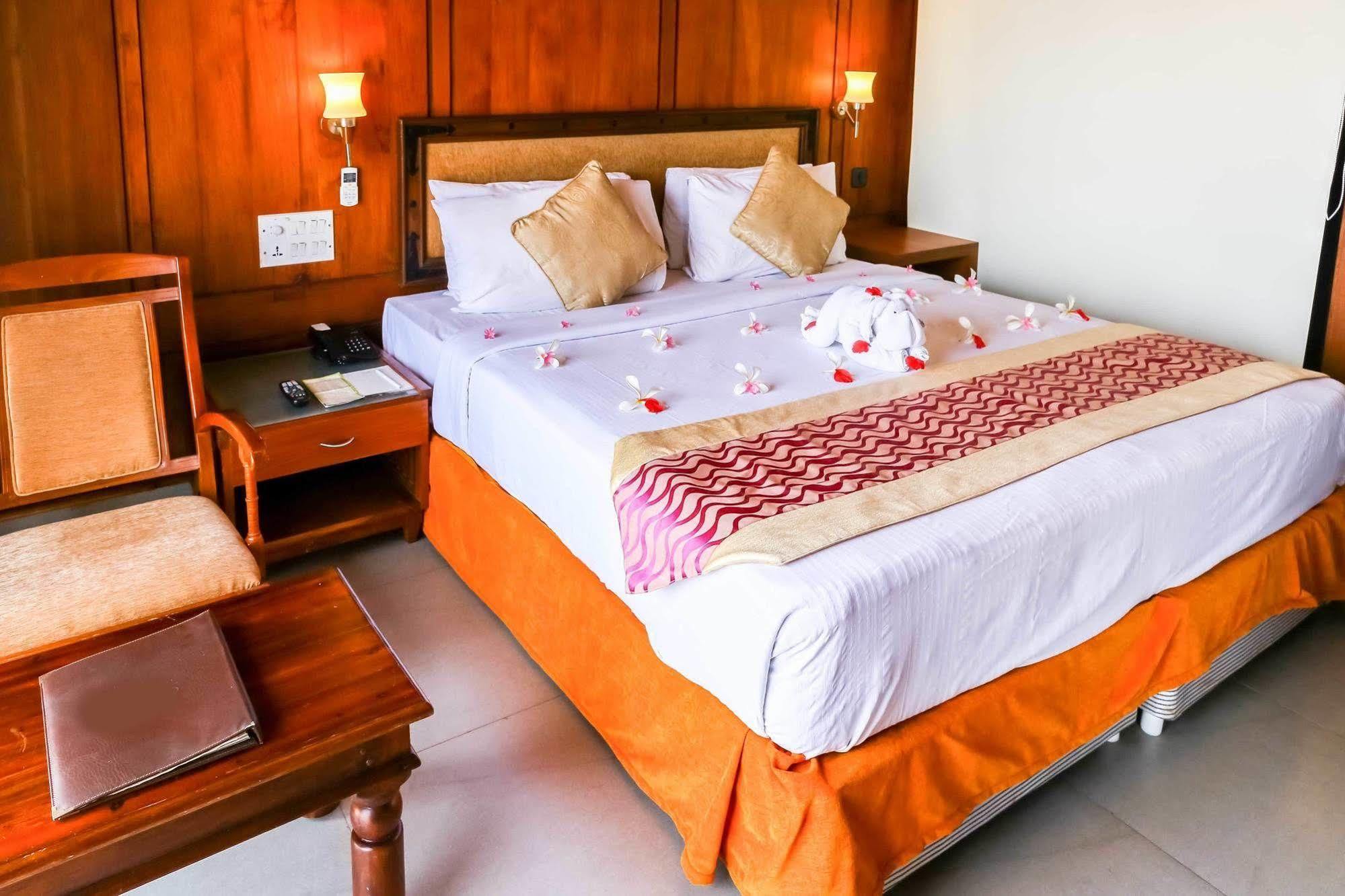 Poovar Island Resort Экстерьер фото