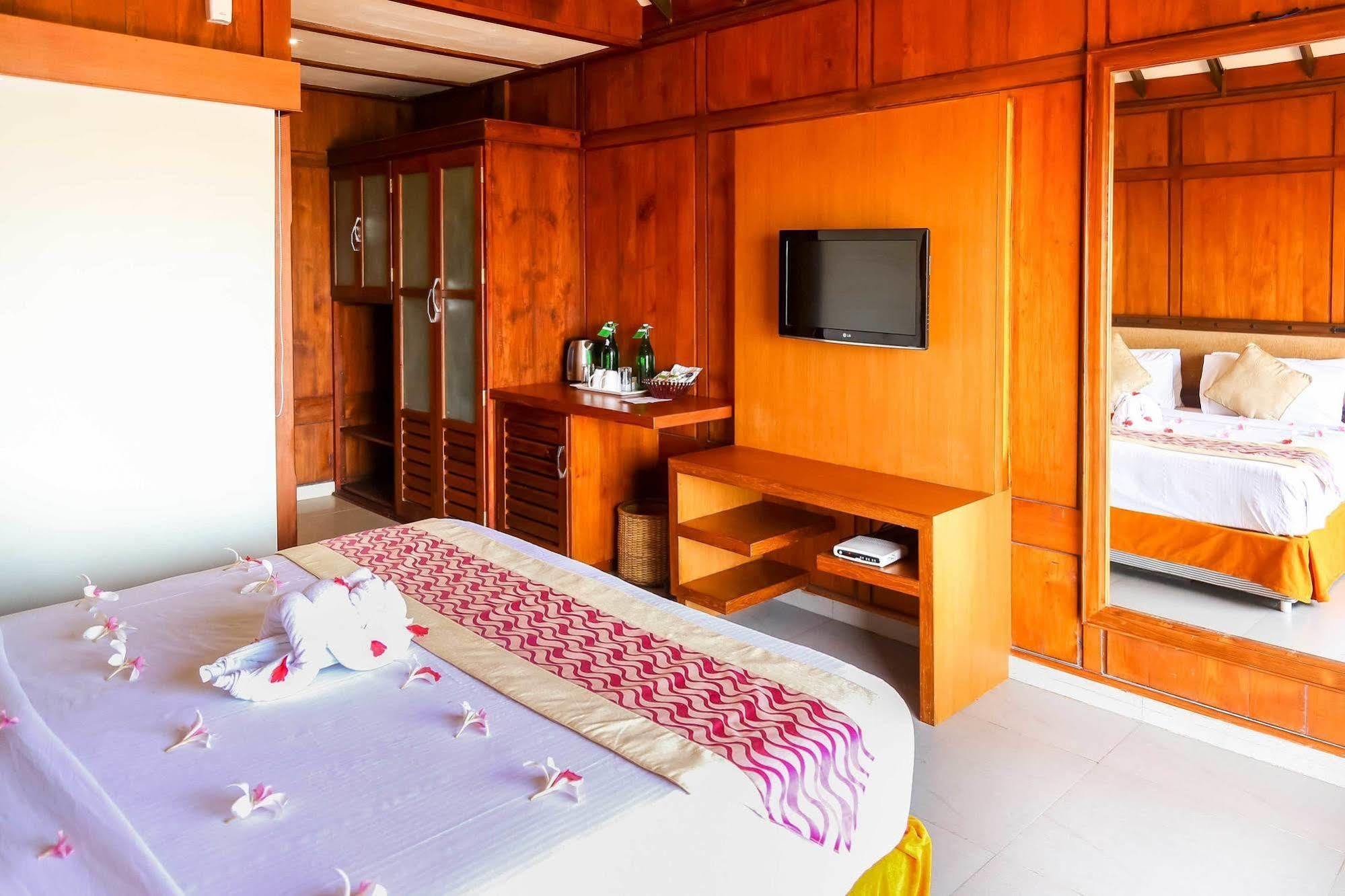 Poovar Island Resort Экстерьер фото
